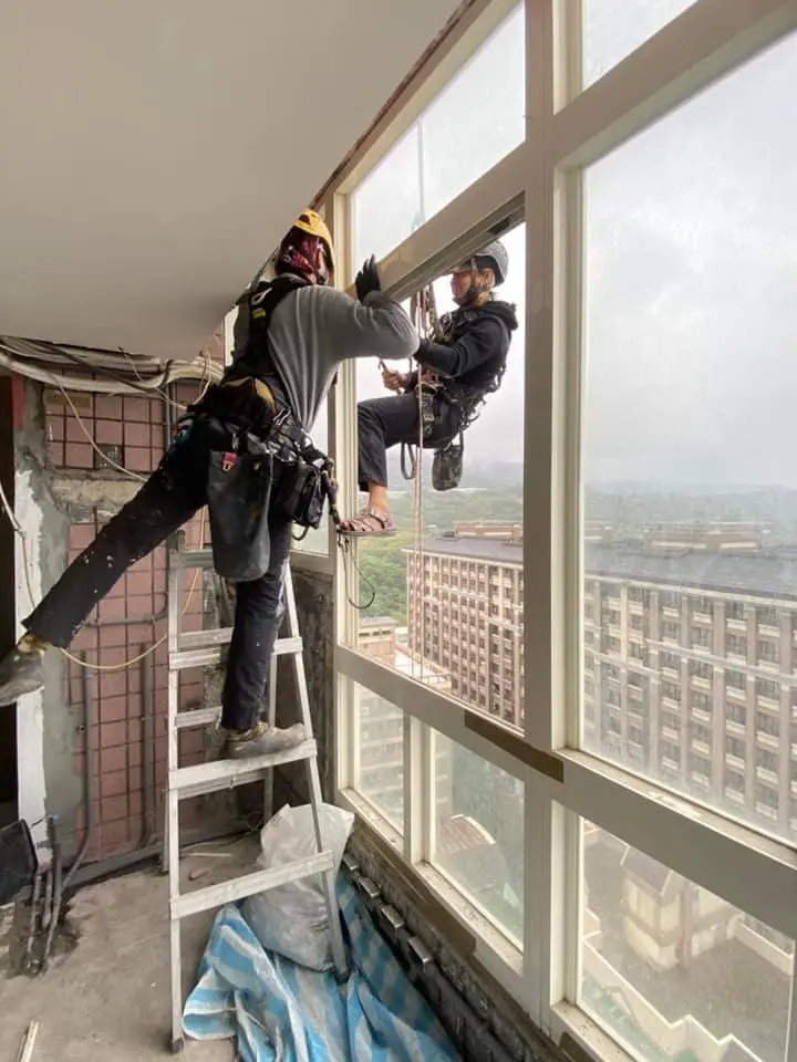 八里龍米路拆除窗戶工程 施工照片 01