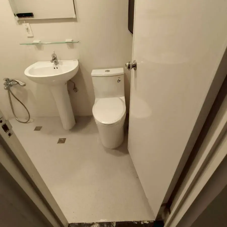 台北市歸綏街老舊浴室磁磚空鼓，防水改造 施工照片 01